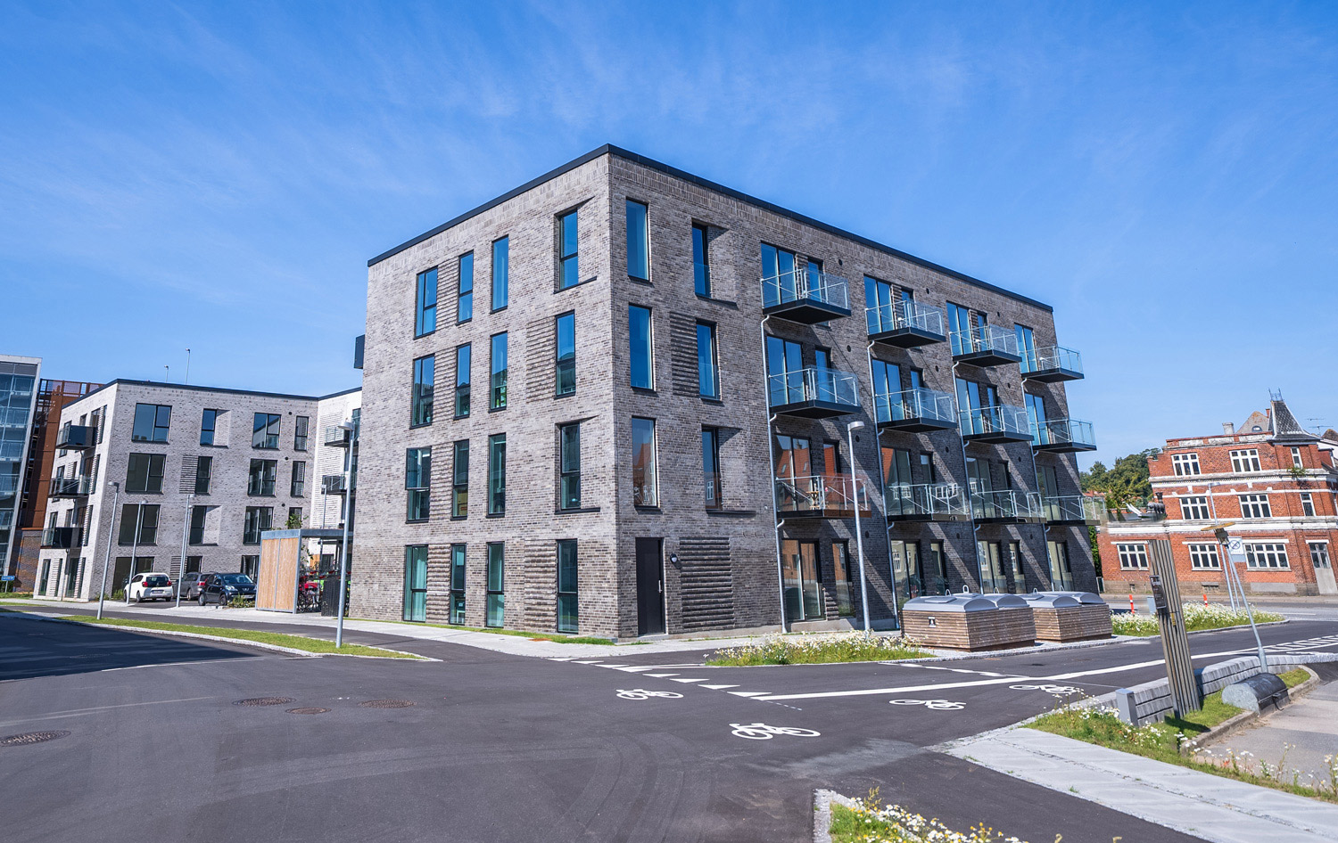 Billedet viser facaden på Albos bygninger på Honnørkajen i Horsens