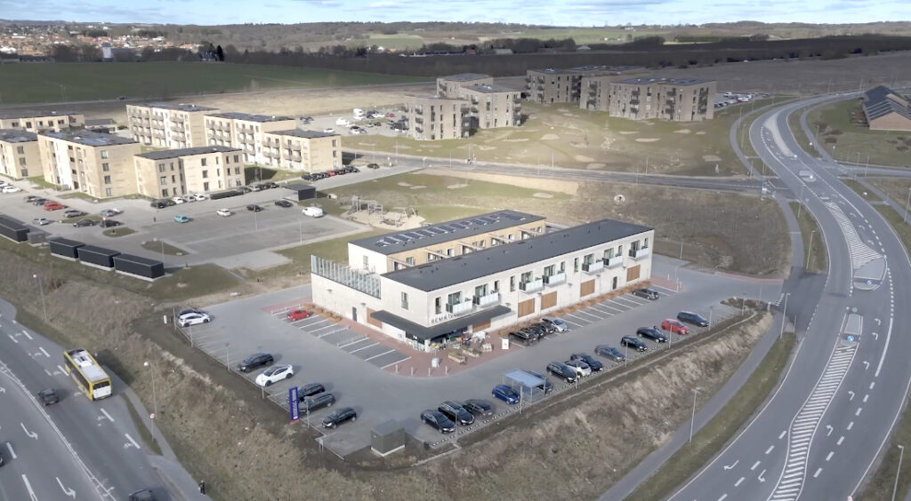 Billedet viser et droneskud af boligerne i Nørrestrand i Horsens